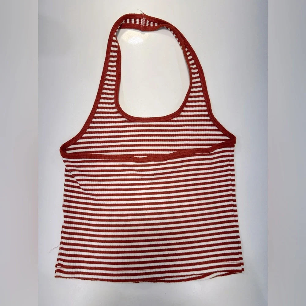 Cute retro style halter top - Picture 2 of 3